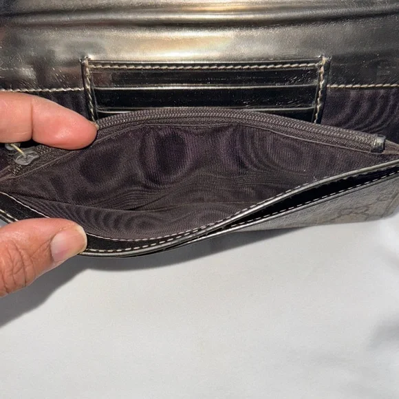 Vintage Gucci GG Plus Monogram Joy Continental
Flap Wallet - Picture 11 of 13